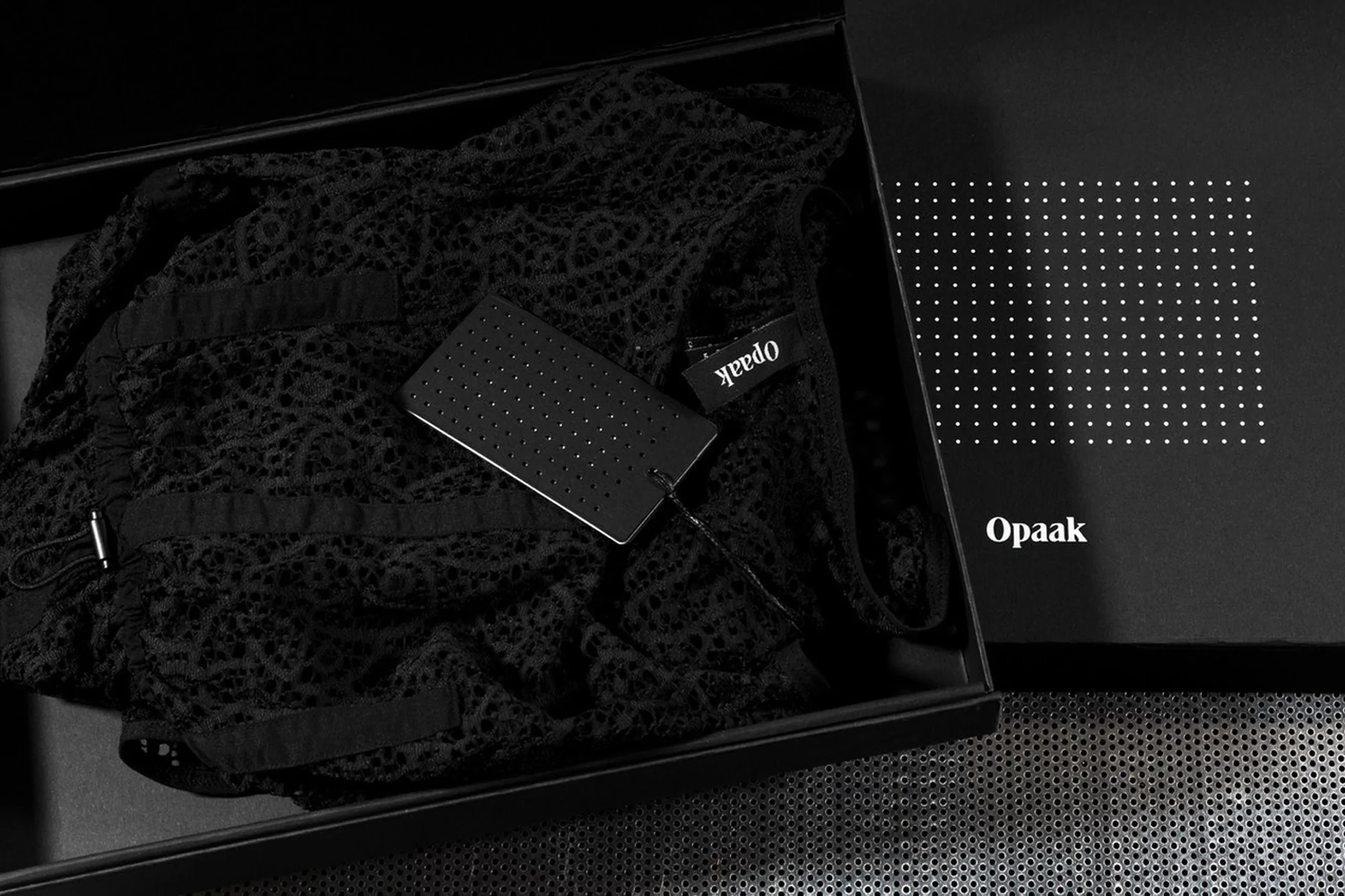 Opaak by Deutsche & Japaner